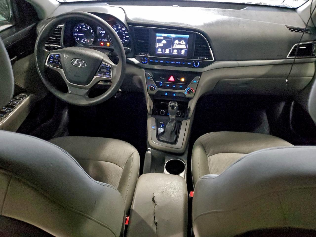 2017 HYUNDAI ELANTRA SE photo 8