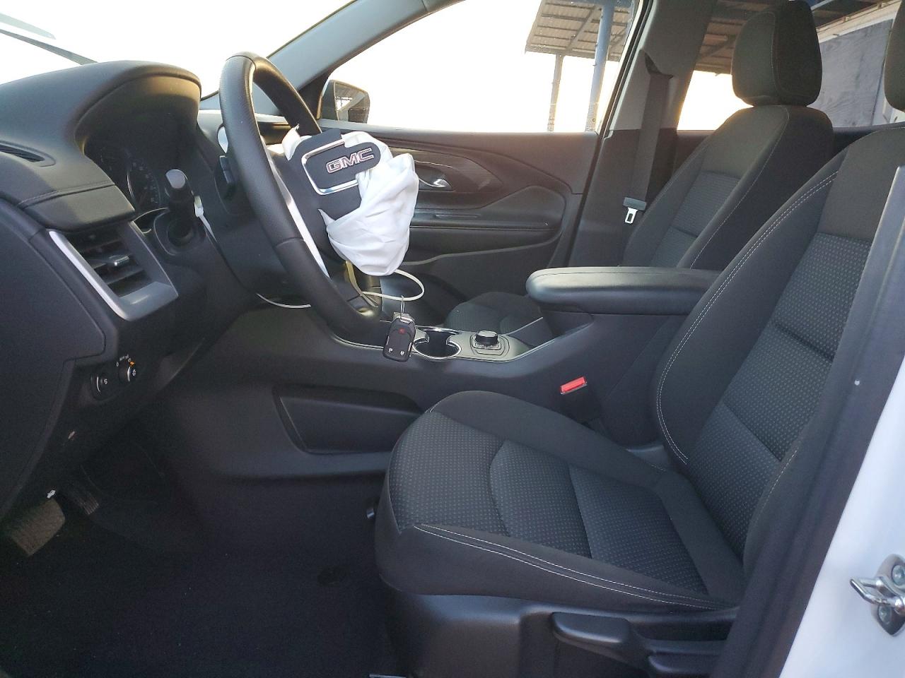 2024 GMC TERRAIN SLE photo 7