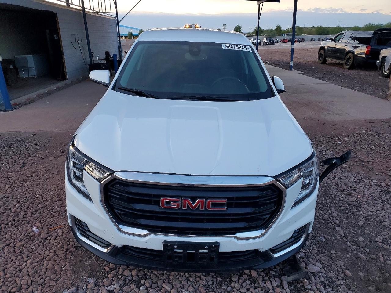 2024 GMC TERRAIN SLE photo 5