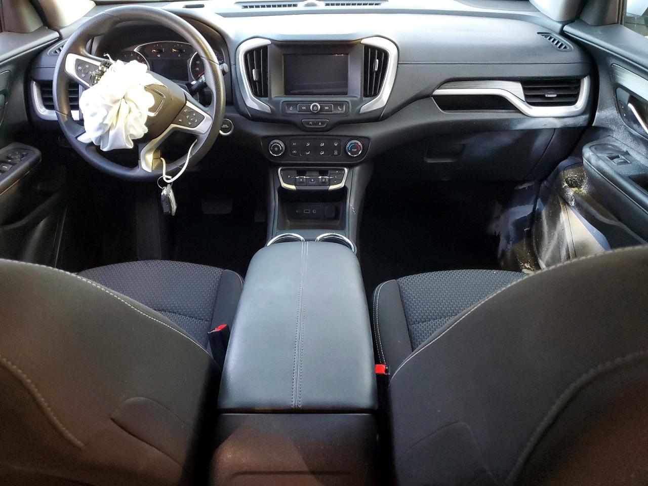 2024 GMC TERRAIN SLE photo 8