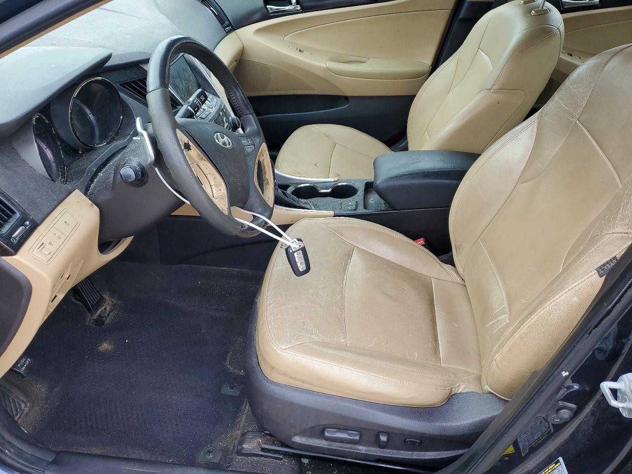 2013 HYUNDAI SONATA SE photo 7