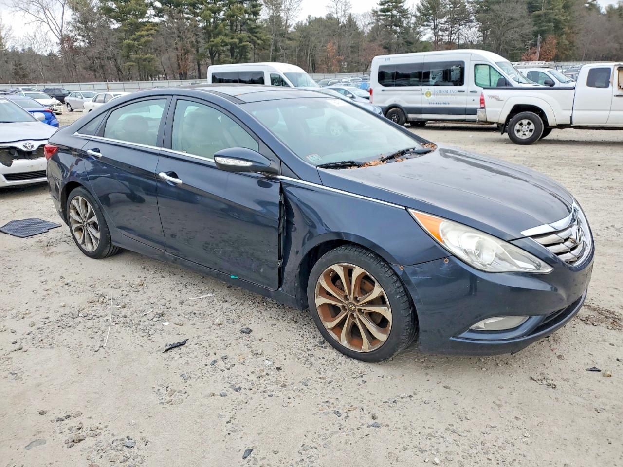 2013 HYUNDAI SONATA SE photo 4