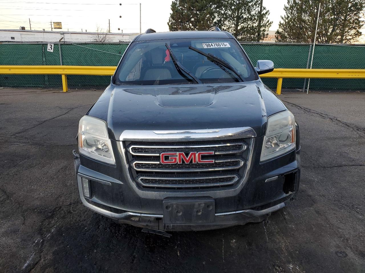2017 GMC TERRAIN SLT photo 5