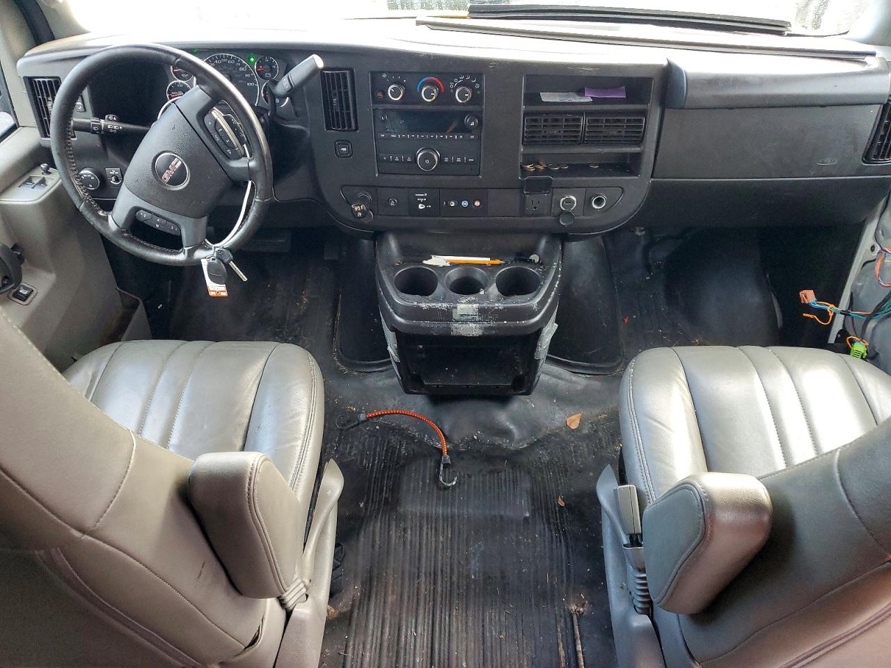 2022 GMC SAVANA G2500 DELIVERY VAN photo 8