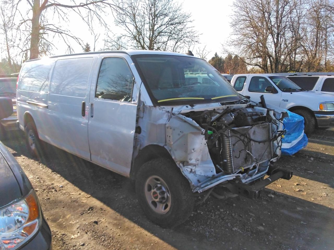 2022 GMC SAVANA G2500 DELIVERY VAN photo 4