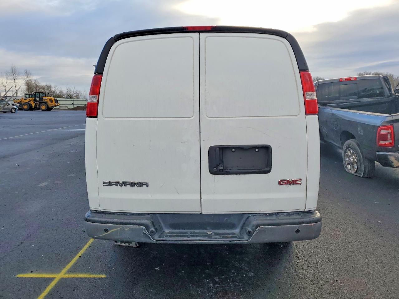 2022 GMC SAVANA G2500 DELIVERY VAN photo 6
