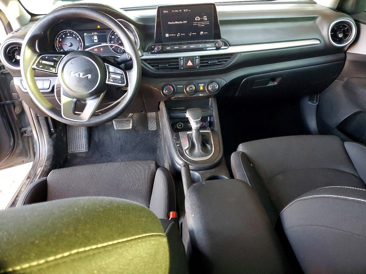 2024 KIA FORTE LX photo 8