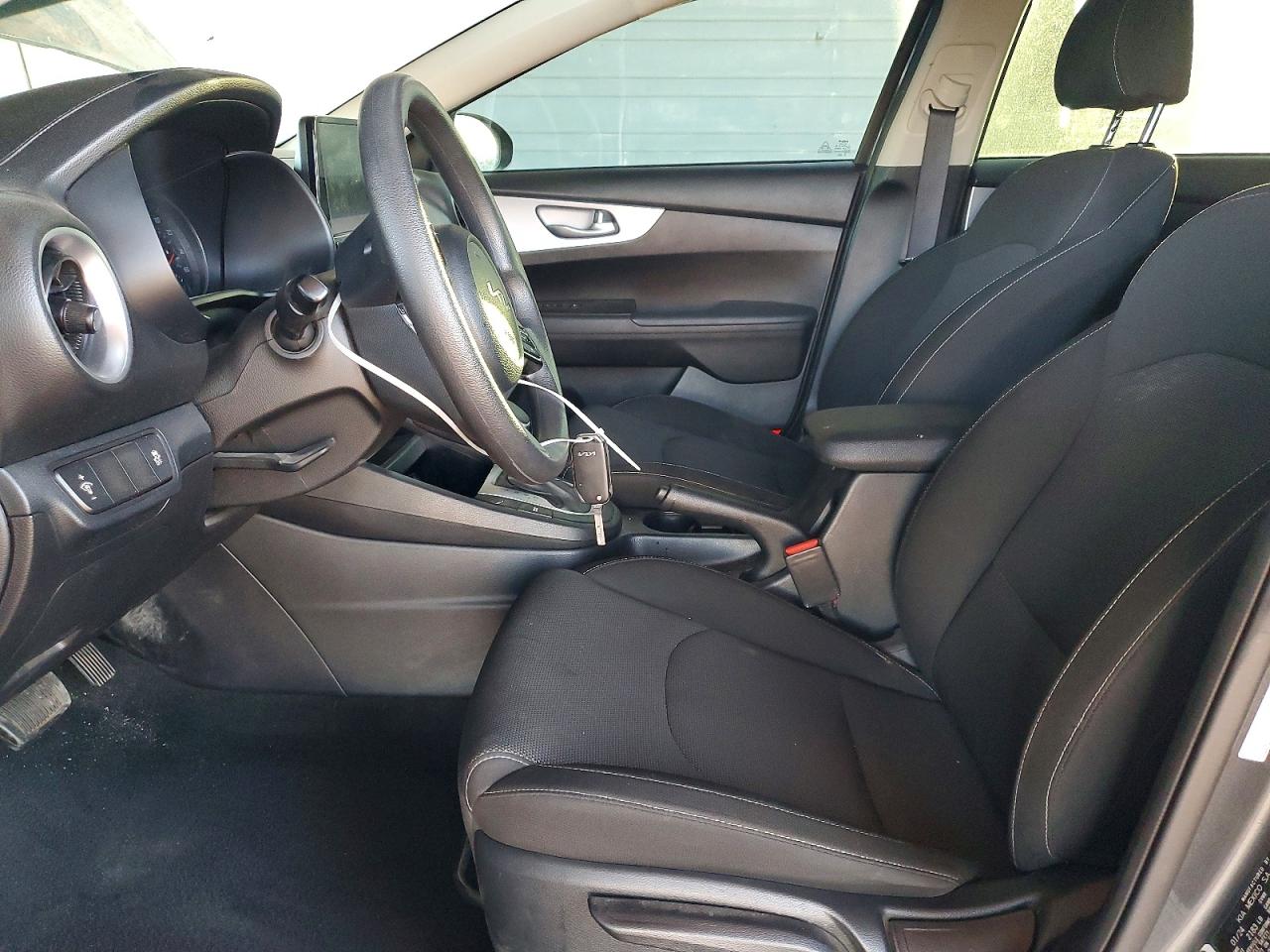 2024 KIA FORTE LX photo 7