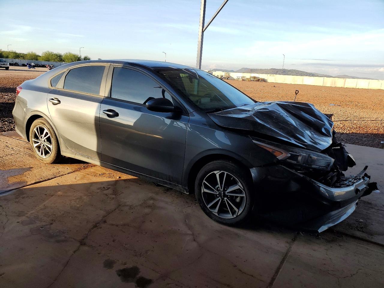 2024 KIA FORTE LX photo 4
