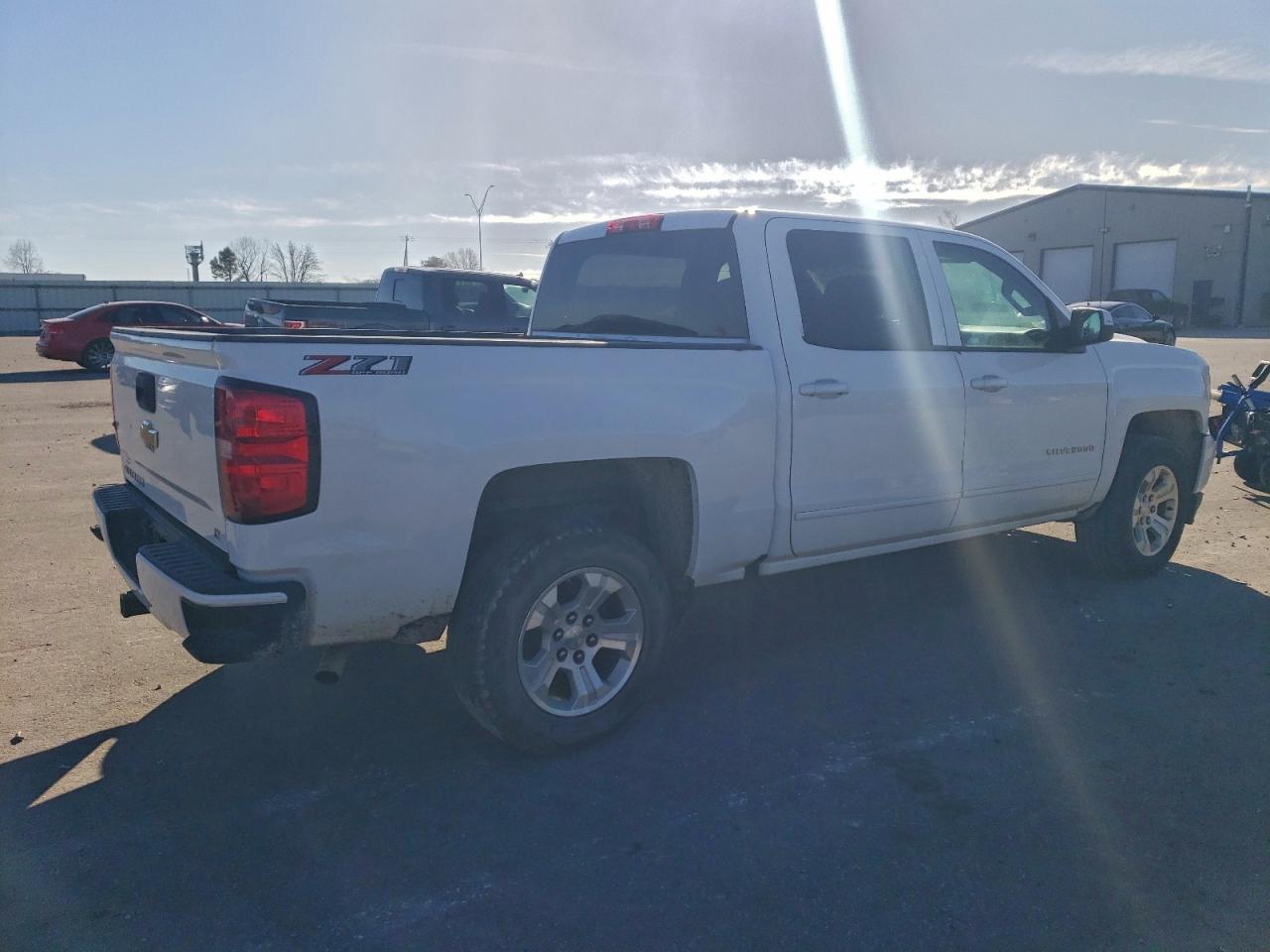 2018 CHEVROLET SILVERADO K1500 LT photo 3