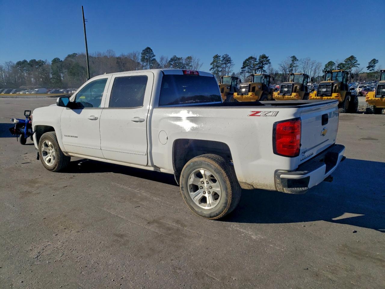 2018 CHEVROLET SILVERADO K1500 LT photo 2