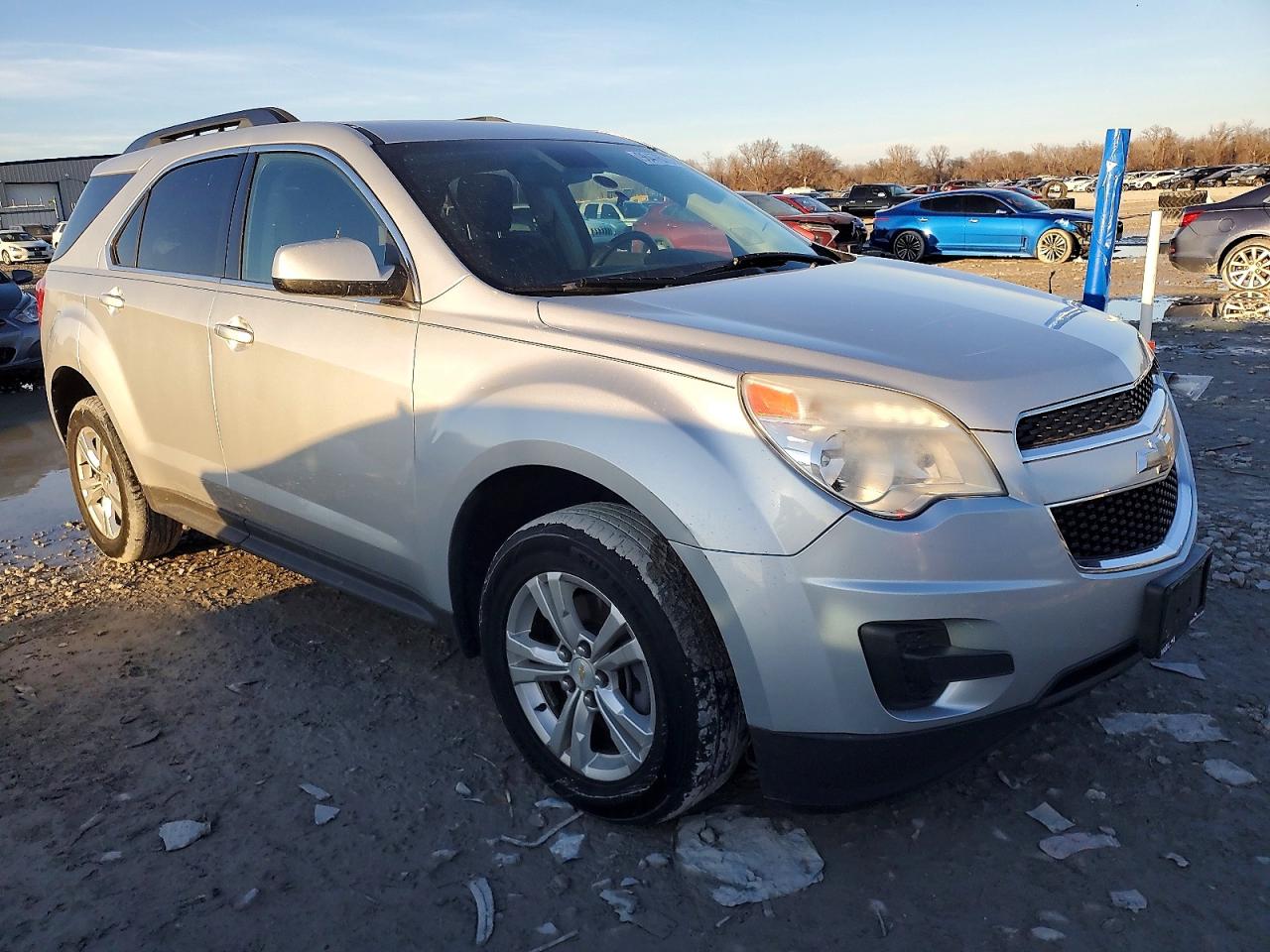 2015 CHEVROLET EQUINOX LT photo 4
