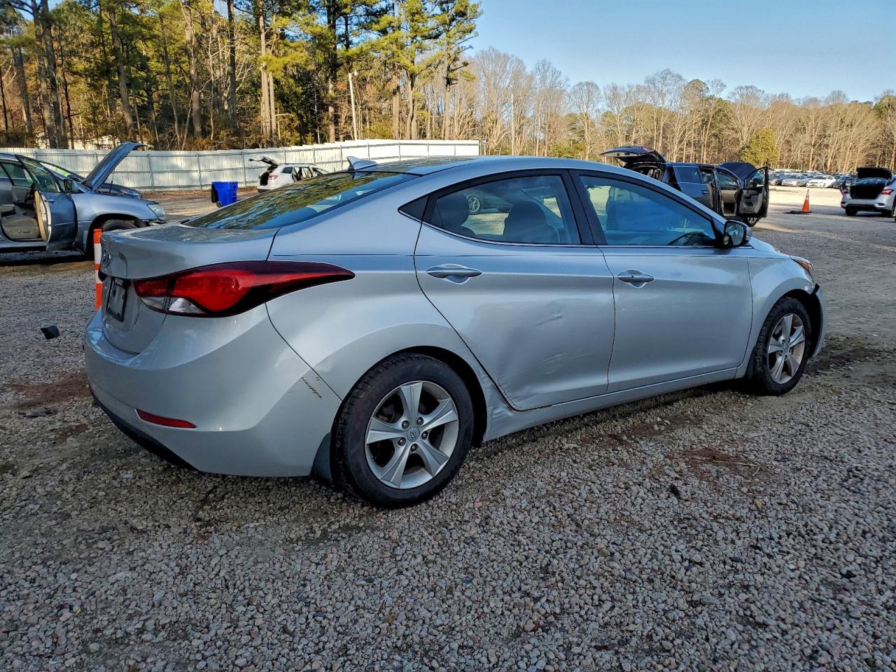 2016 HYUNDAI ELANTRA SE photo 5