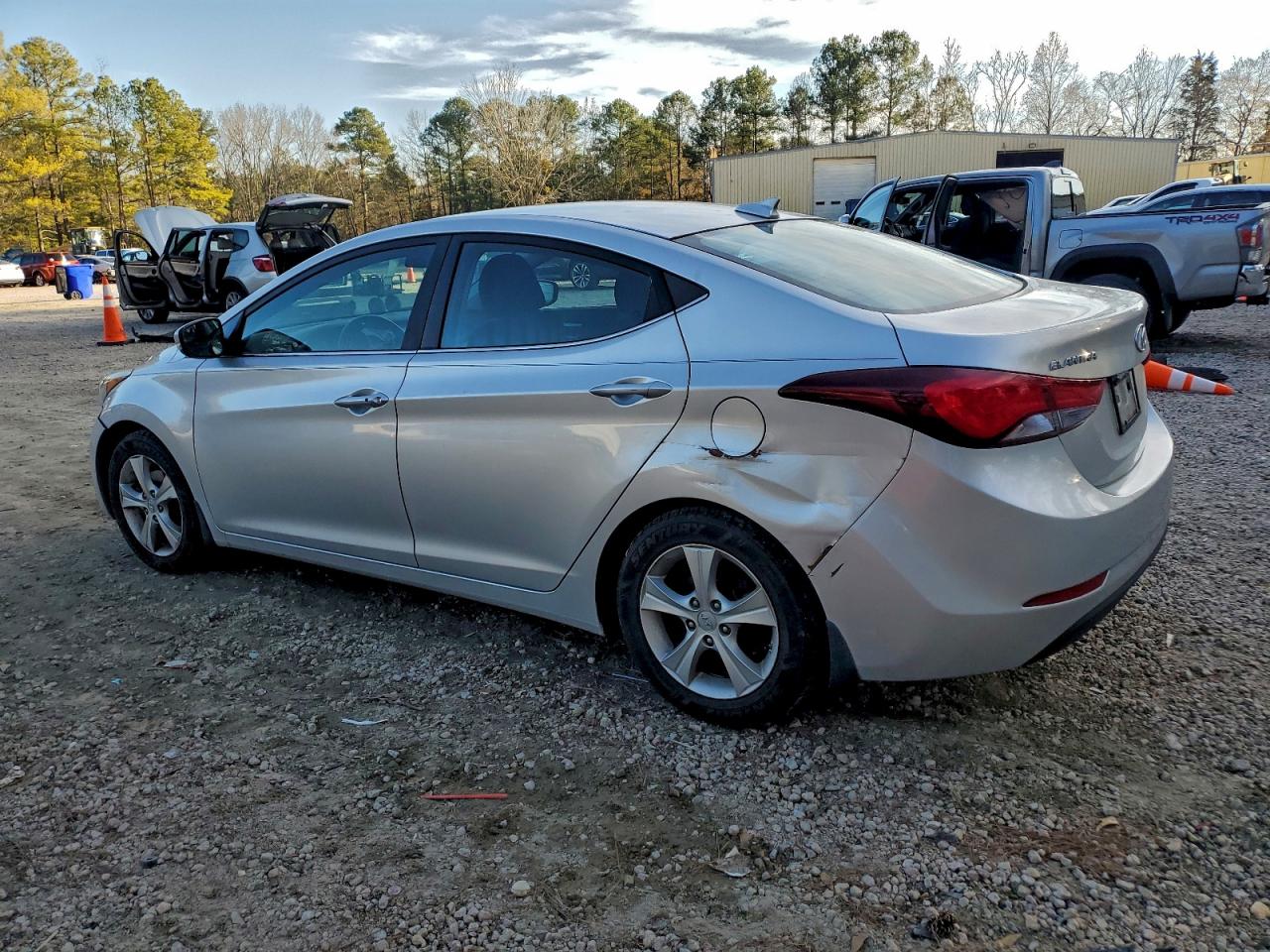 2016 HYUNDAI ELANTRA SE photo 3
