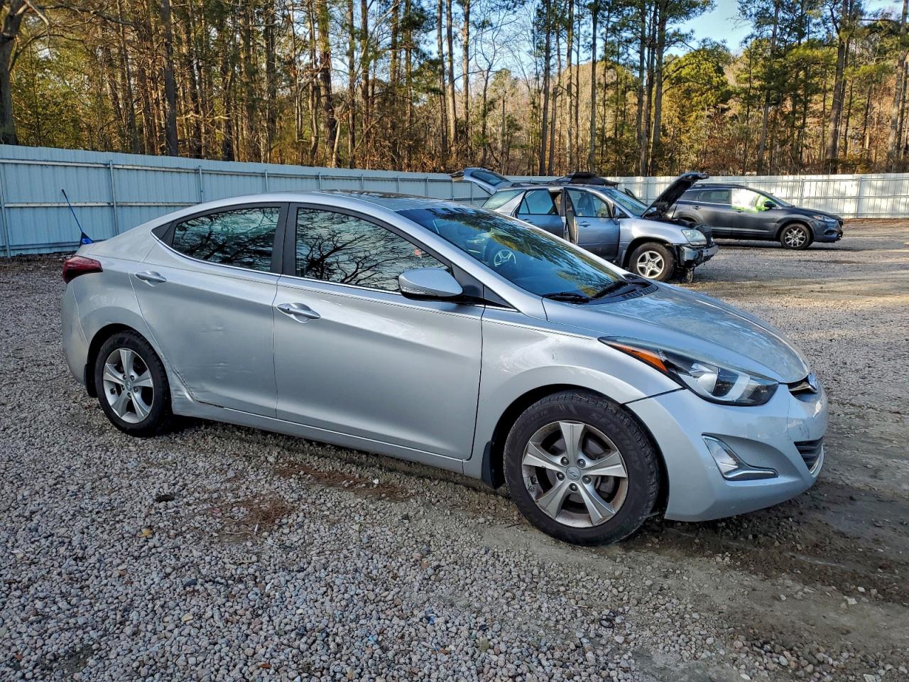 2016 HYUNDAI ELANTRA SE photo 7