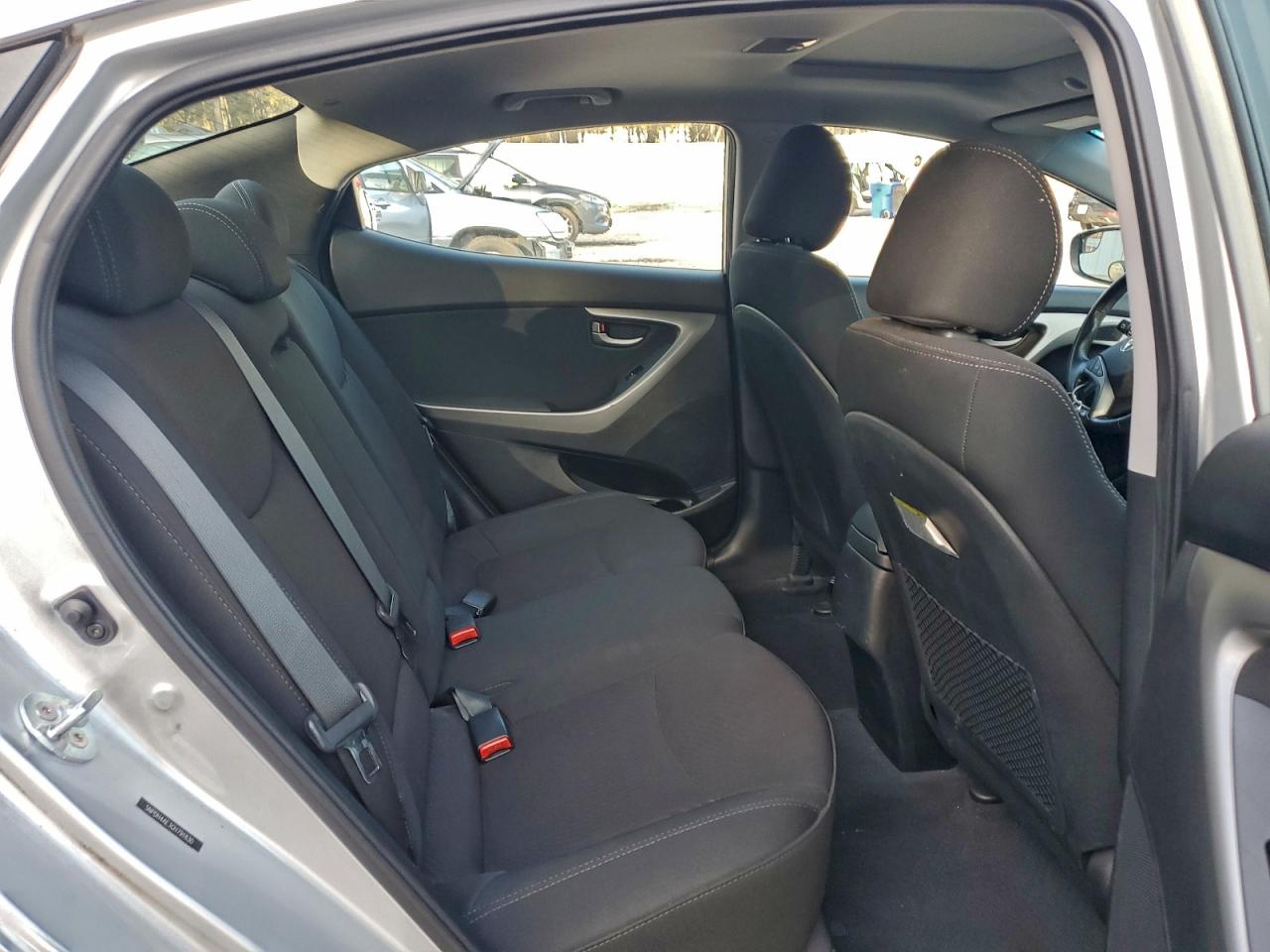 2016 HYUNDAI ELANTRA SE photo 19