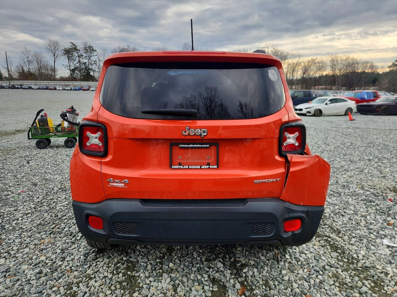 2017 JEEP RENEGADE SPORT photo 6