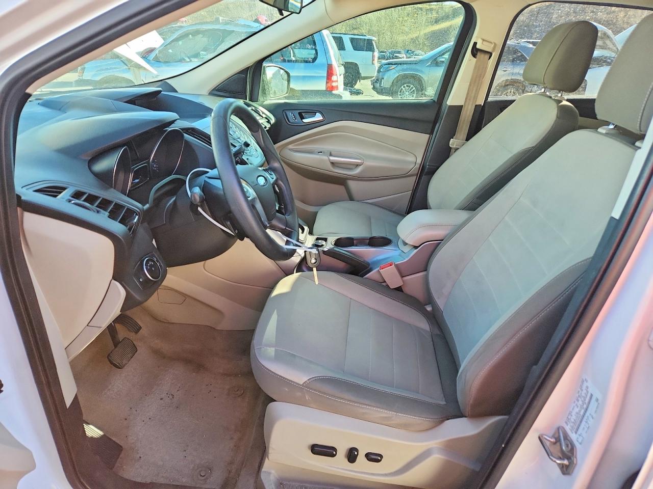 2016 FORD ESCAPE SE photo 7