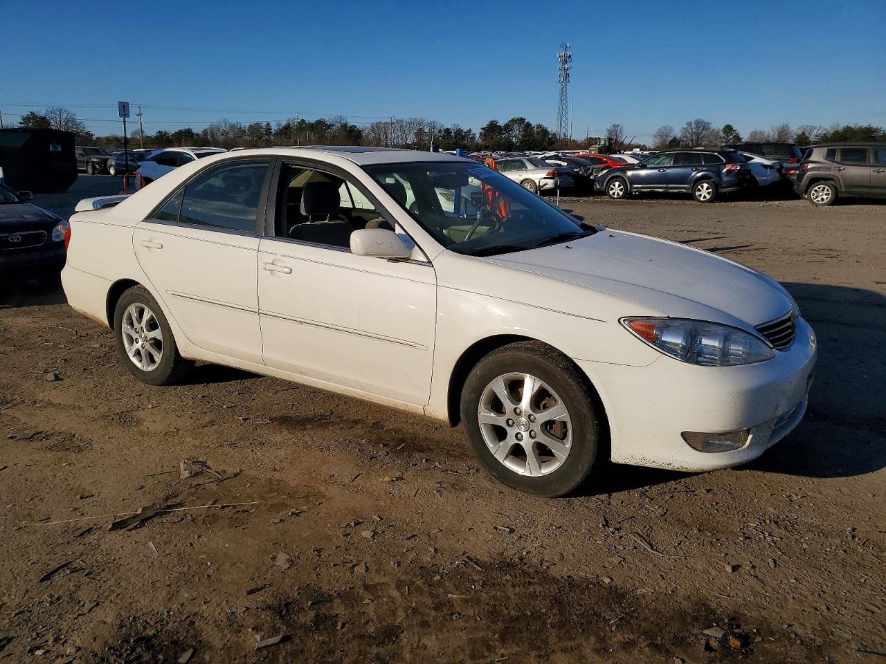 2005 TOYOTA CAMRY LE photo 4