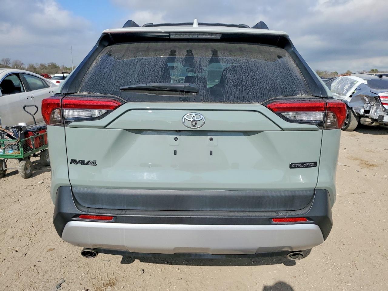 2019 TOYOTA RAV4 ADVENTURE photo 6