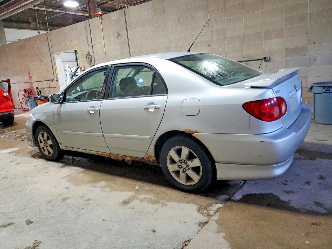 2005 TOYOTA COROLLA CE photo 2