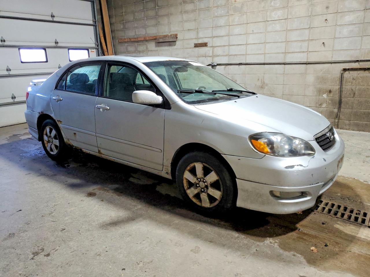 2005 TOYOTA COROLLA CE photo 4