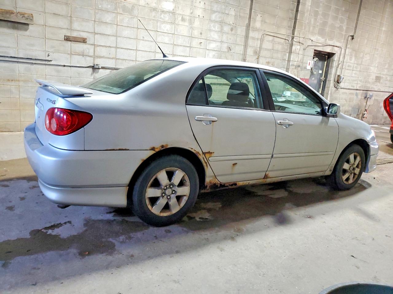 2005 TOYOTA COROLLA CE photo 3