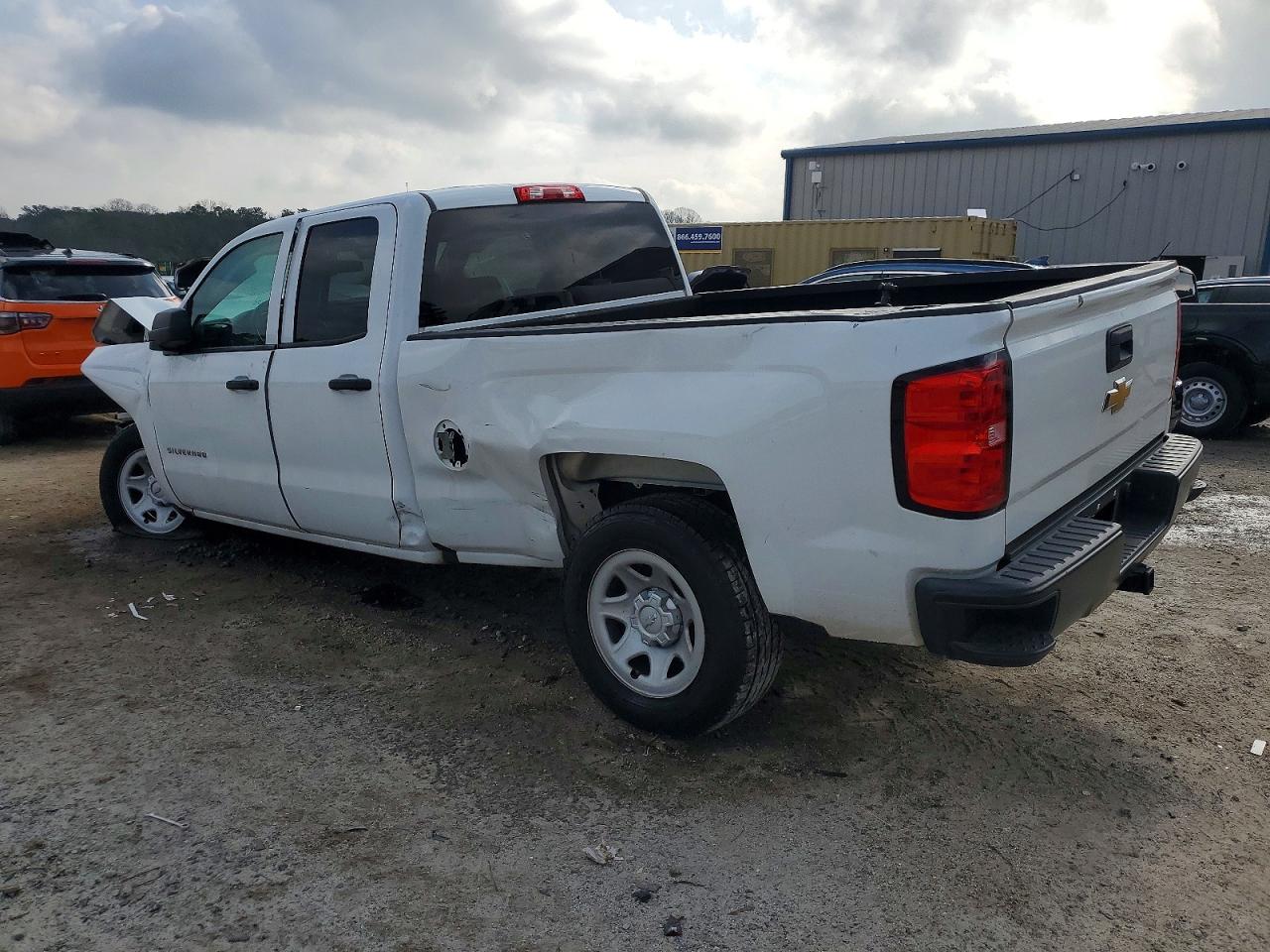 2018 CHEVROLET SILVERADO C1500 photo 2