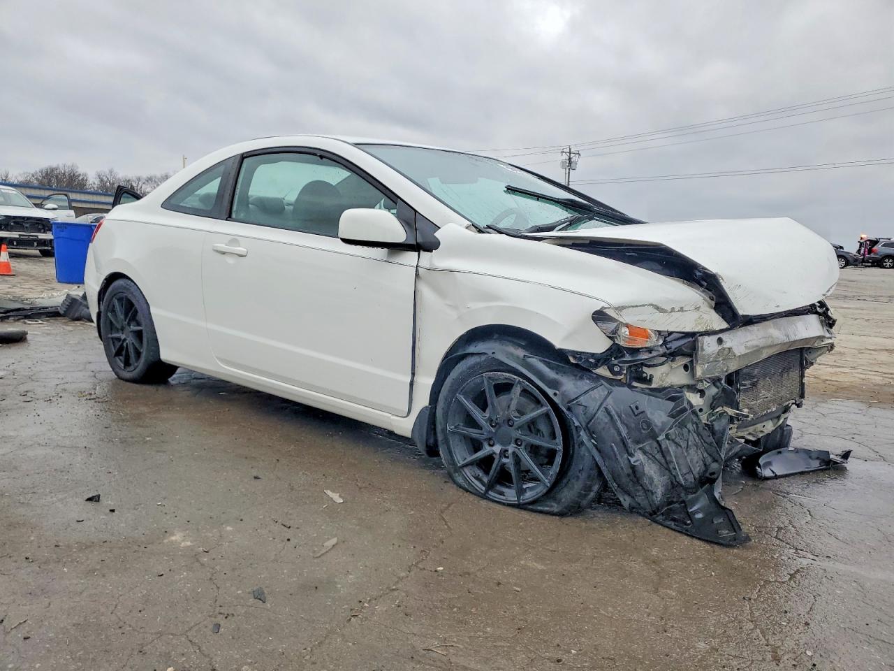 2010 HONDA CIVIC LX photo 4