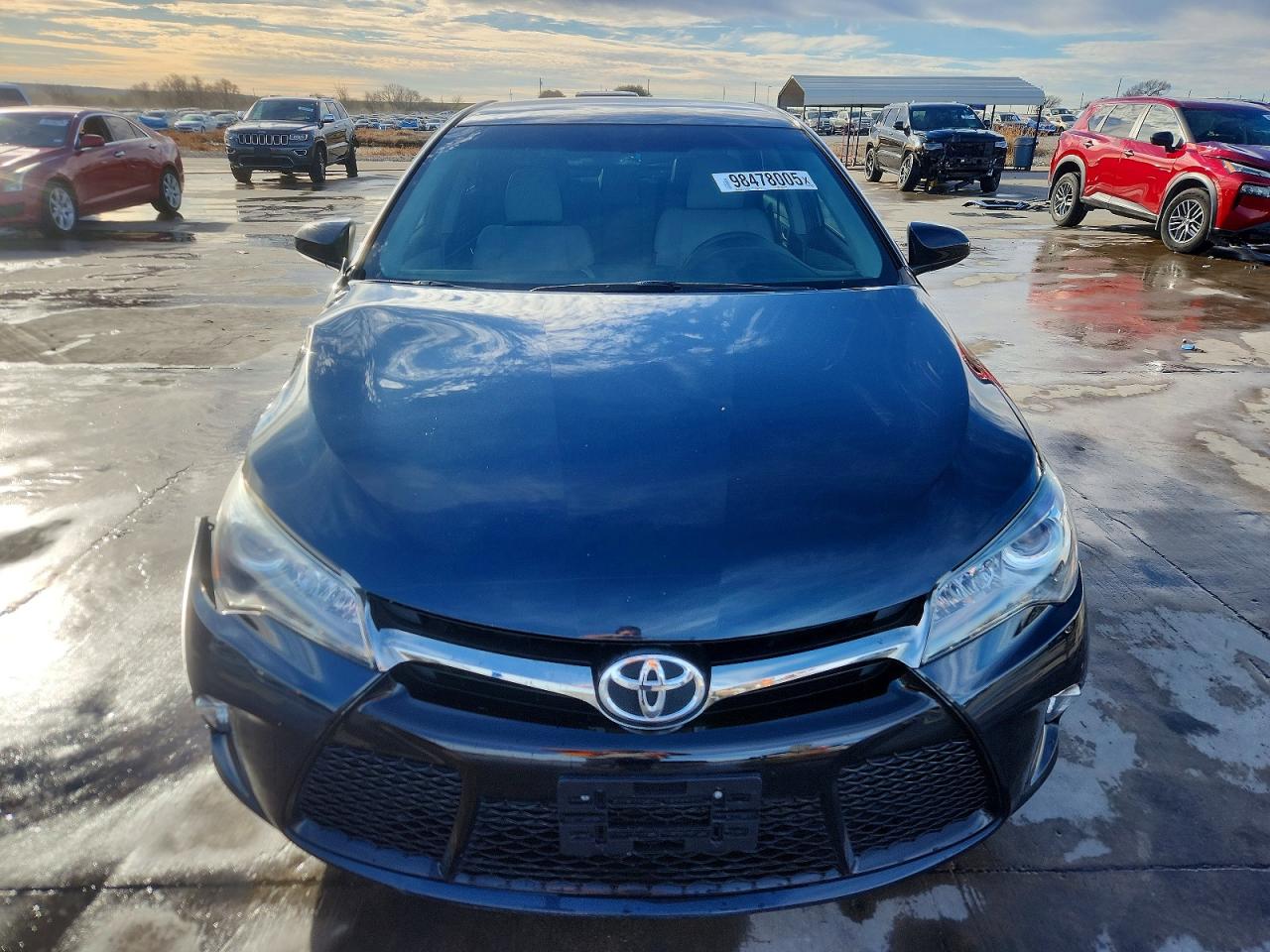 2016 TOYOTA CAMRY SE photo 9
