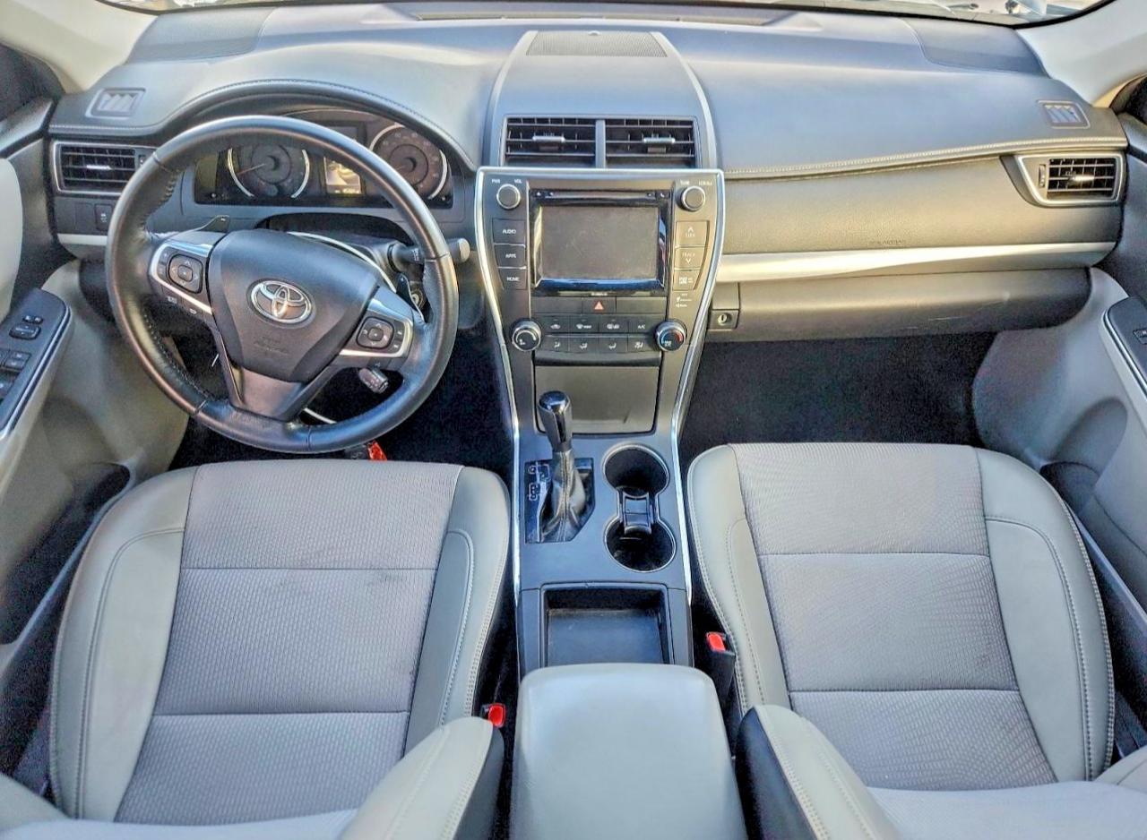 2016 TOYOTA CAMRY SE photo 15