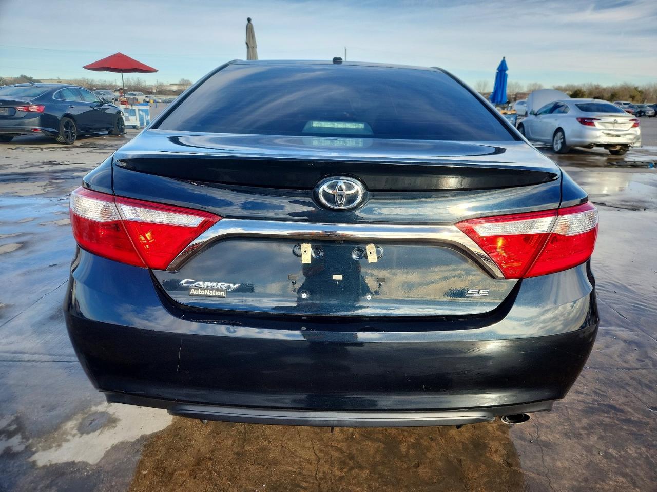 2016 TOYOTA CAMRY SE photo 11