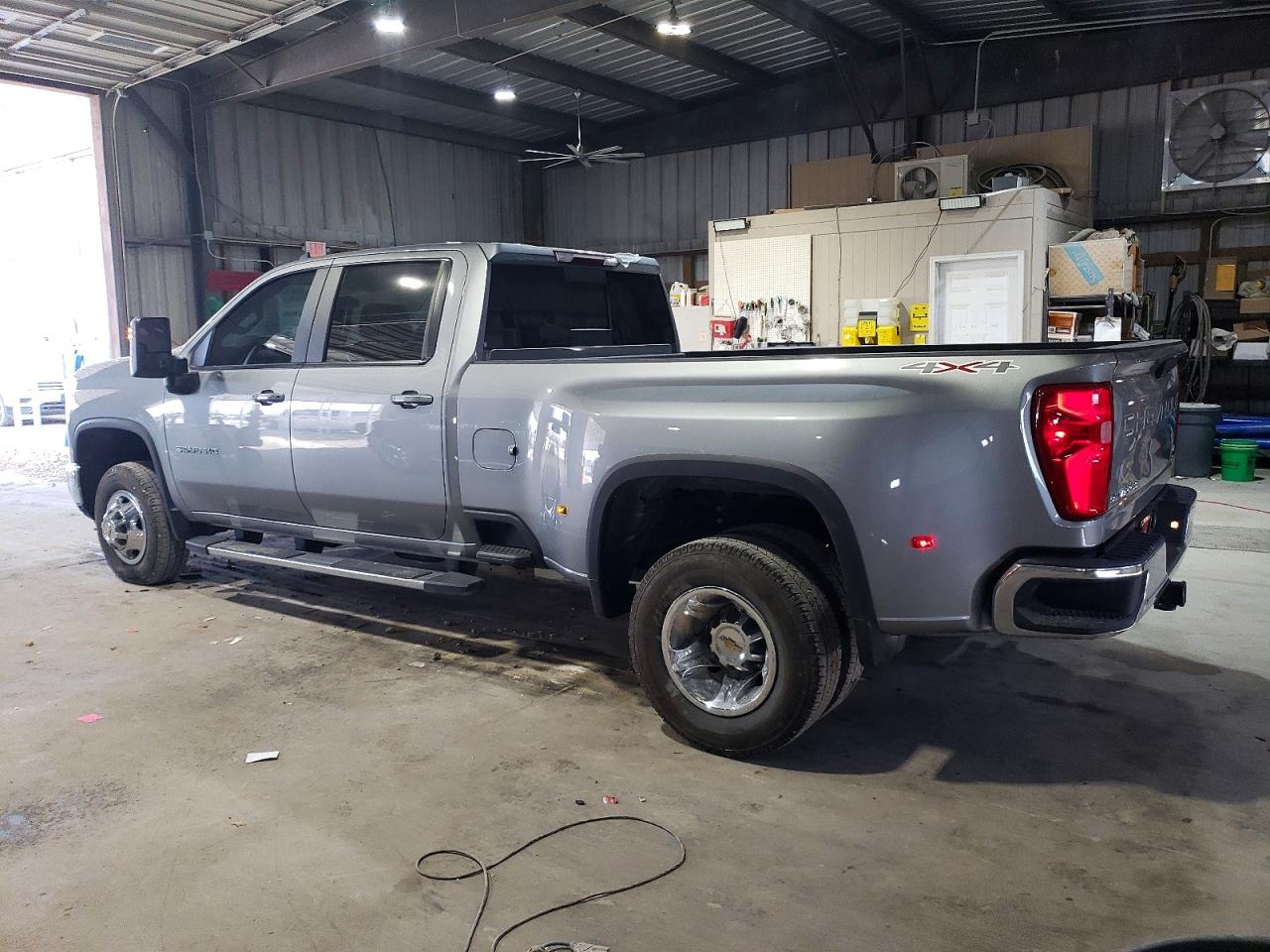 2025 CHEVROLET SILVERADO K3500 LT photo 3