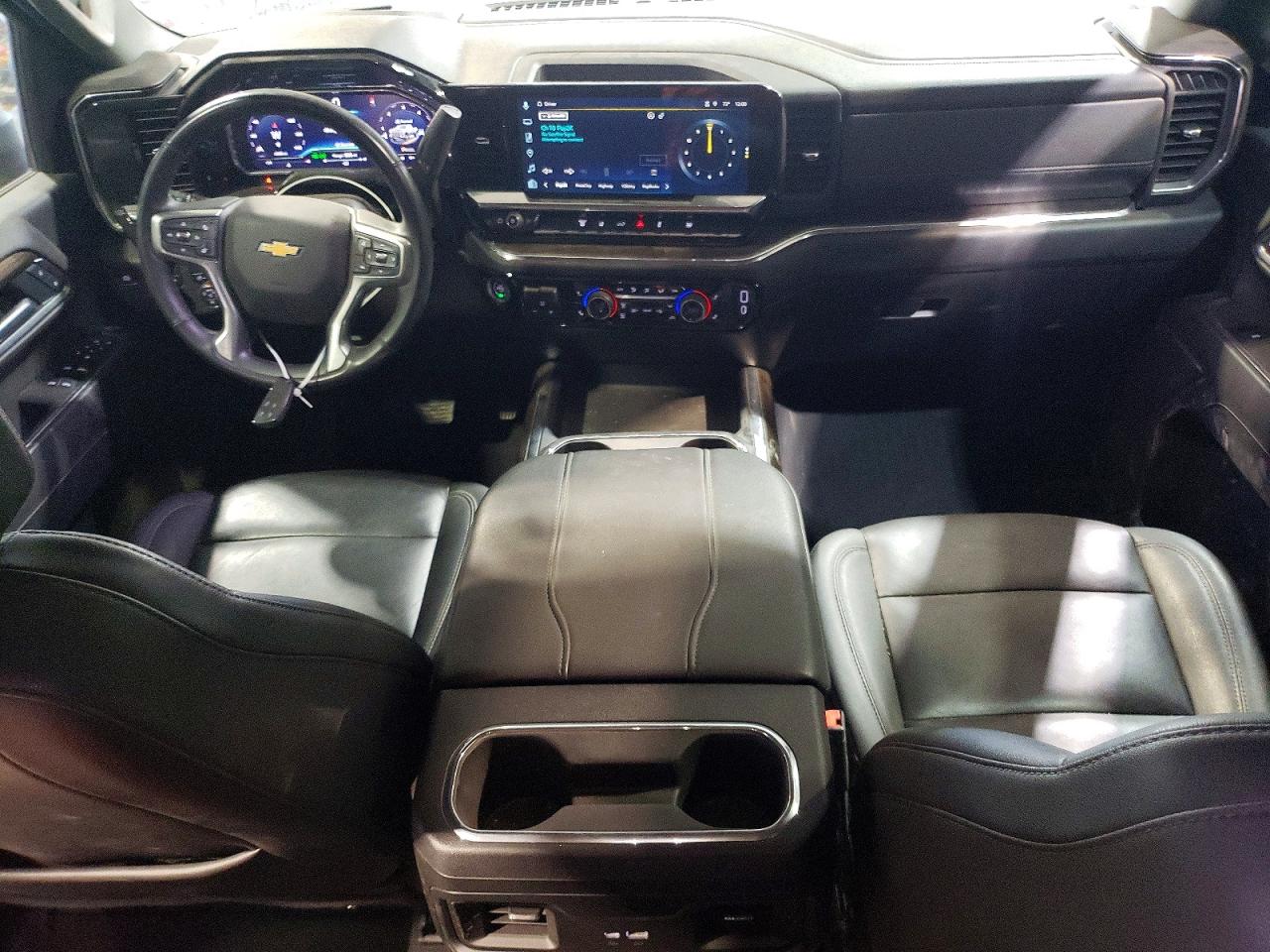 2025 CHEVROLET SILVERADO K3500 LT photo 15