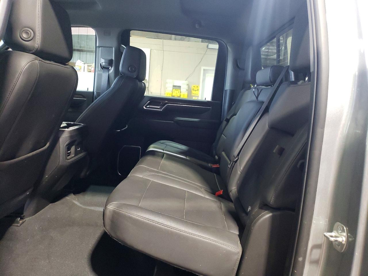 2025 CHEVROLET SILVERADO K3500 LT photo 19