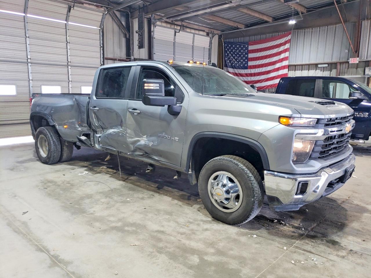 2025 CHEVROLET SILVERADO K3500 LT photo 7