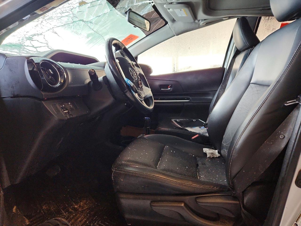 2015 TOYOTA PRIUS C photo 7