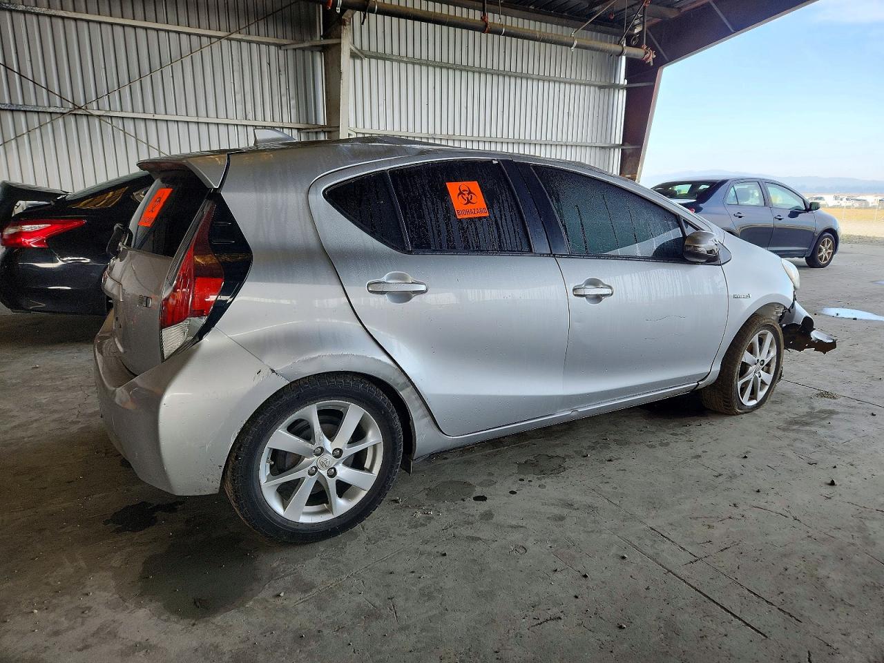 2015 TOYOTA PRIUS C photo 3