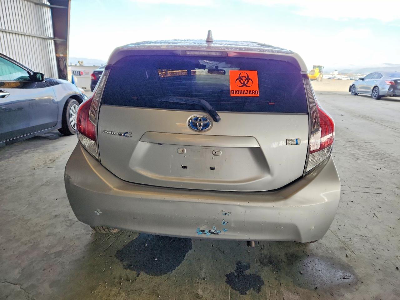 2015 TOYOTA PRIUS C photo 6