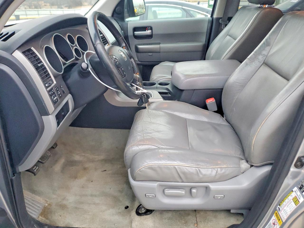 2011 TOYOTA SEQUOIA LIMITED photo 7