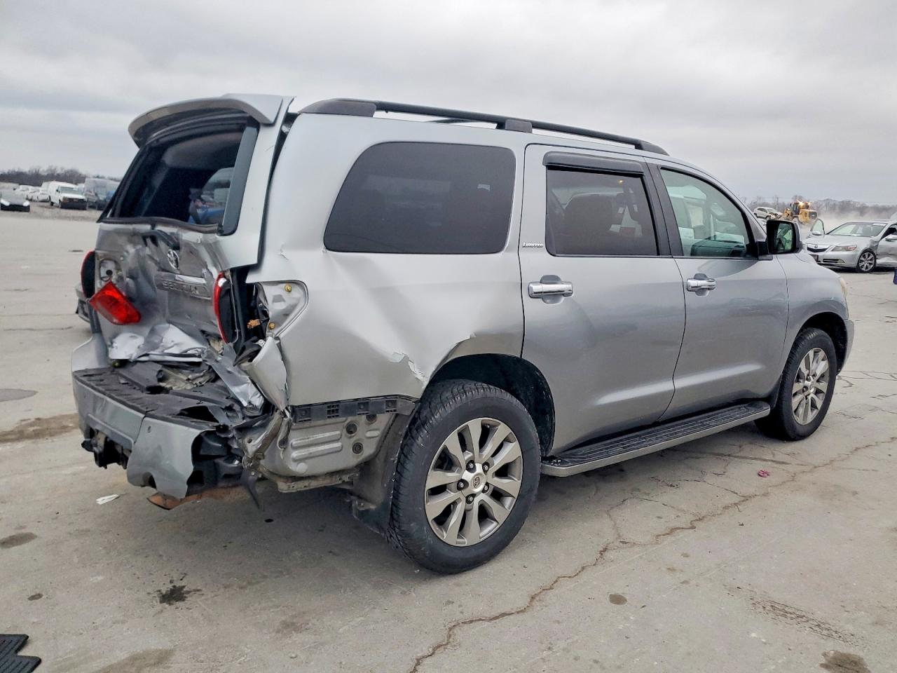 2011 TOYOTA SEQUOIA LIMITED photo 3