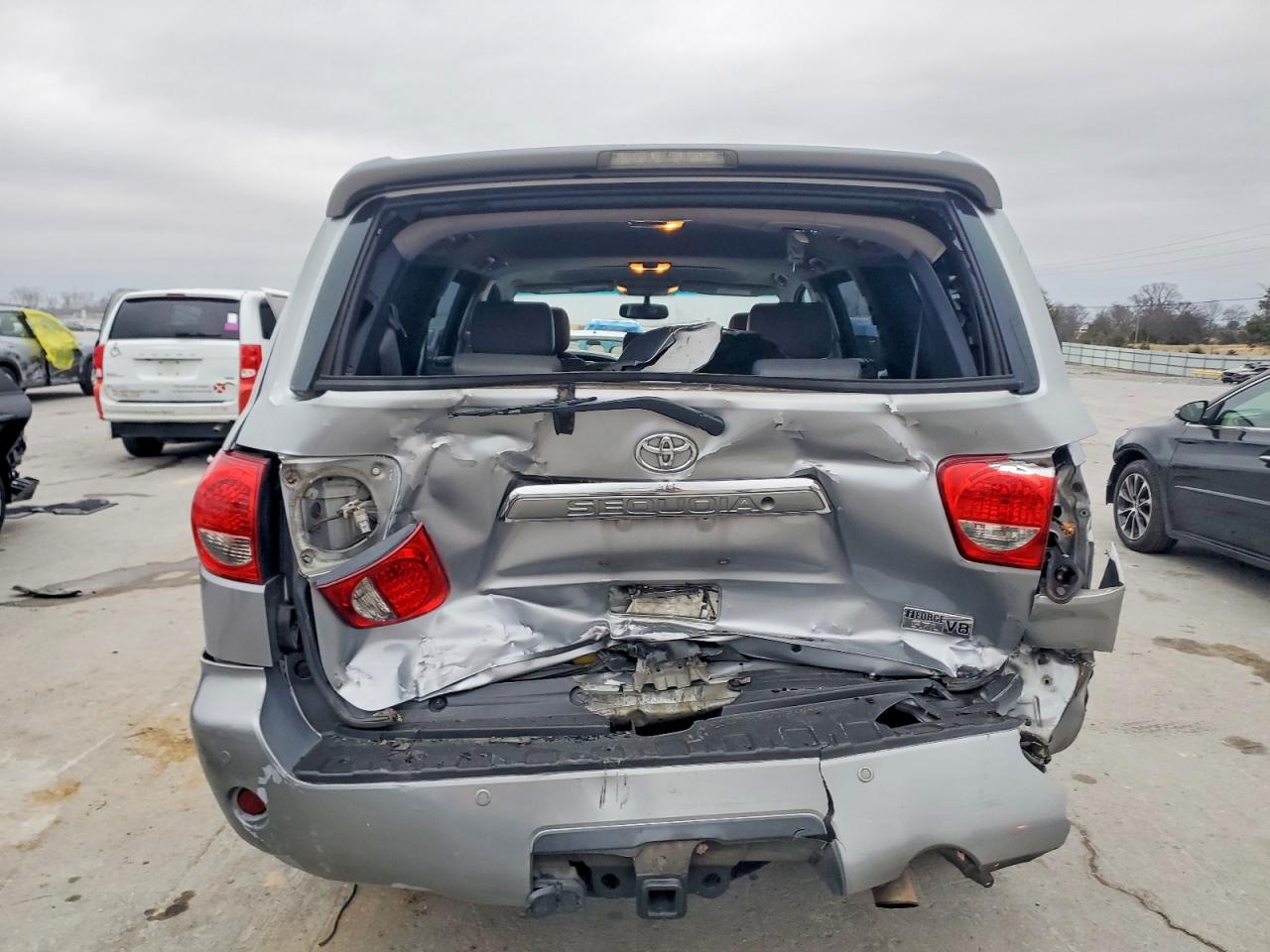 2011 TOYOTA SEQUOIA LIMITED photo 6