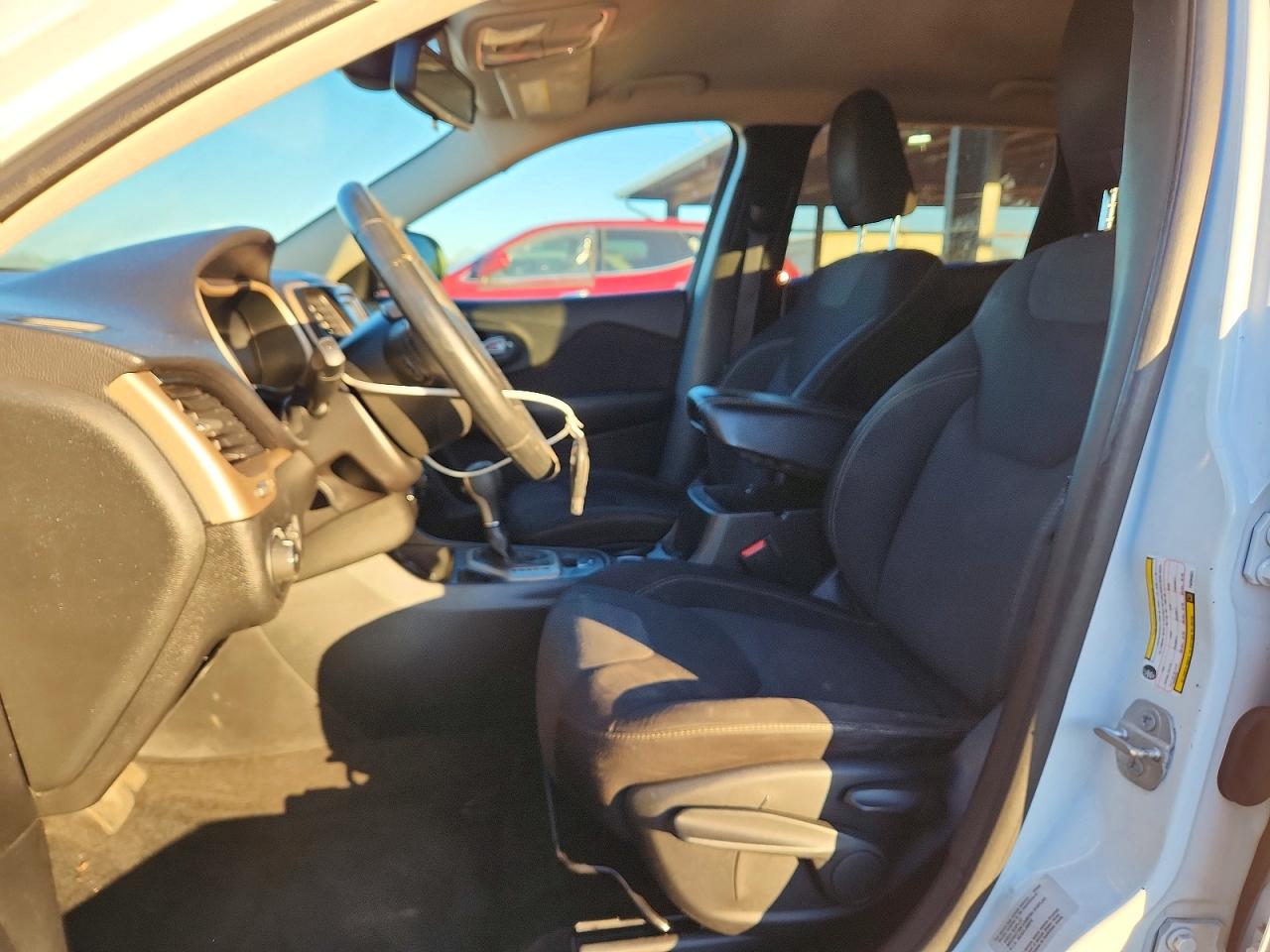 2015 JEEP CHEROKEE LATITUDE photo 19