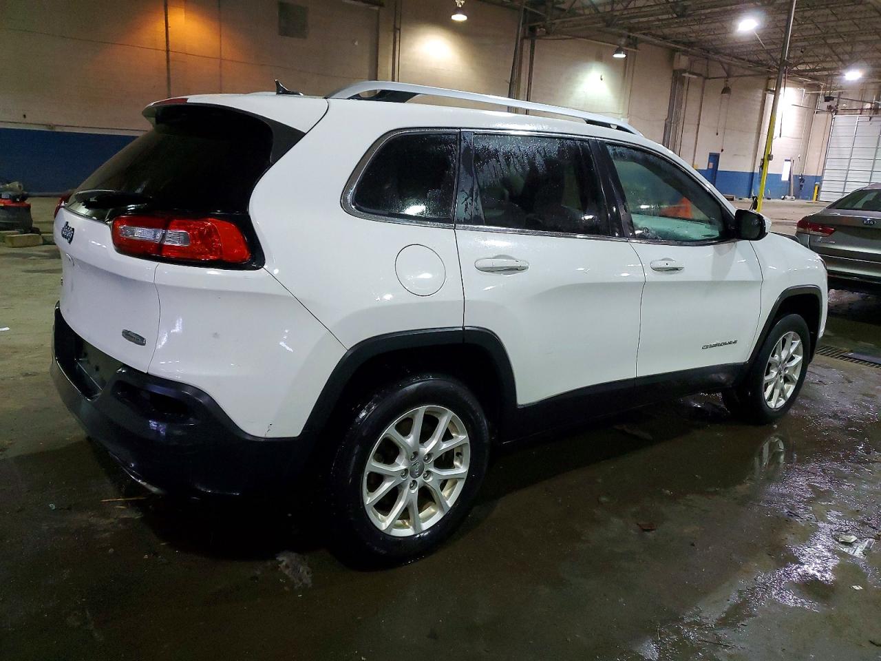 2015 JEEP CHEROKEE LATITUDE photo 3