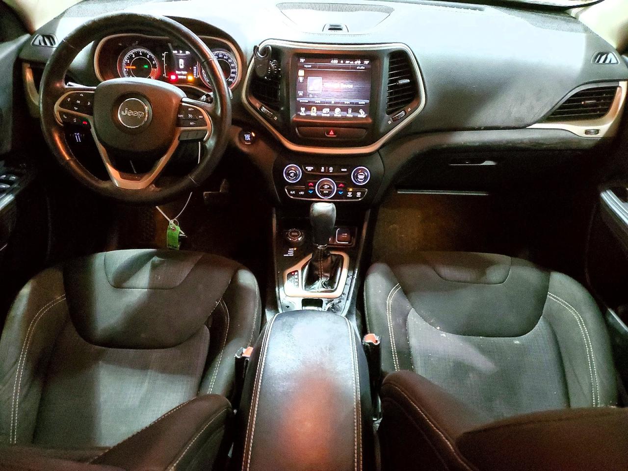 2015 JEEP CHEROKEE LATITUDE photo 8