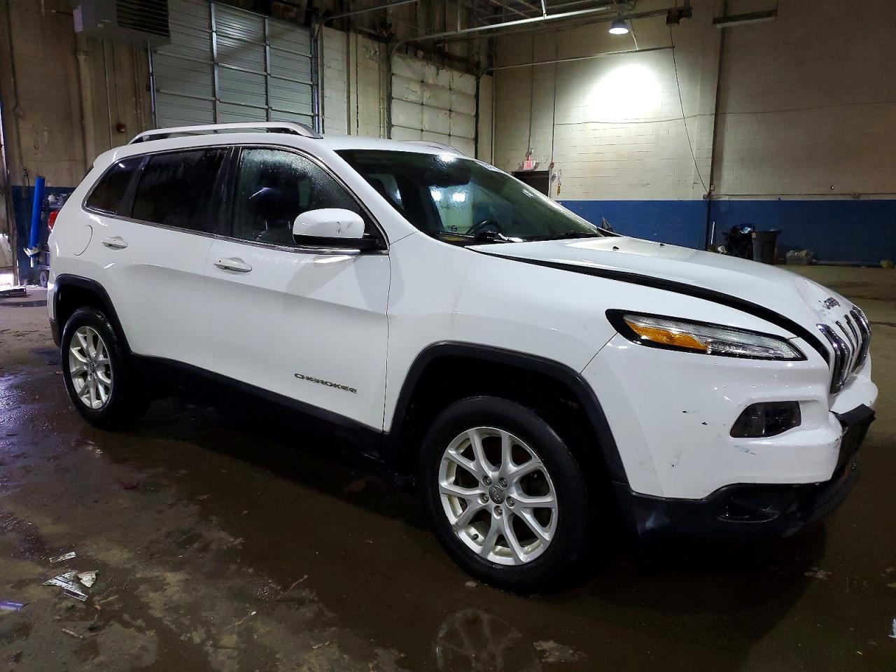 2015 JEEP CHEROKEE LATITUDE photo 4