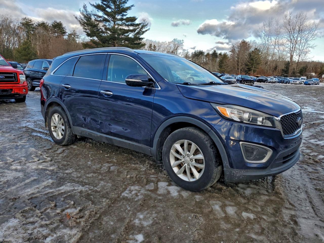 2016 KIA SORENTO LX photo 4