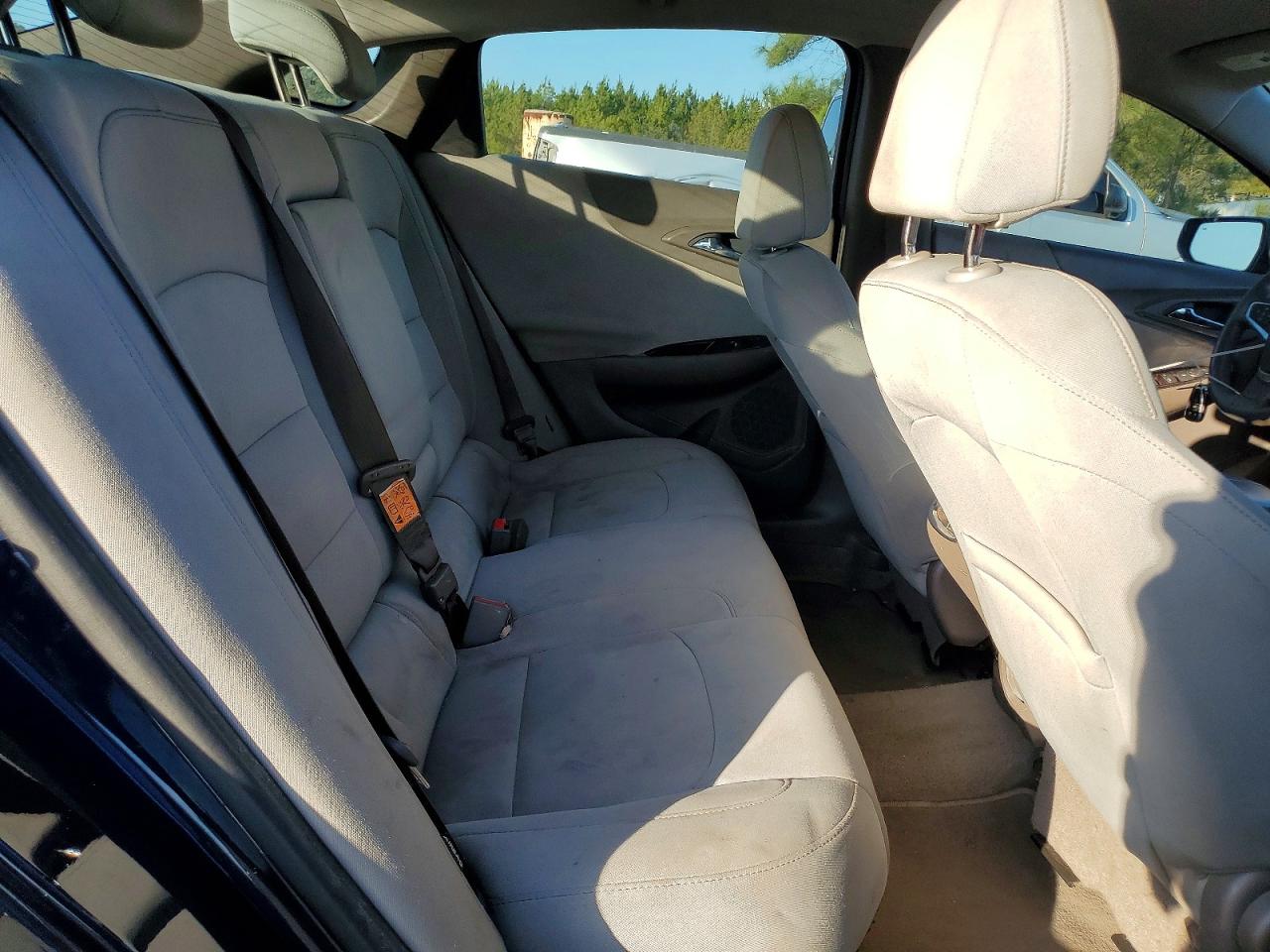 2017 CHEVROLET MALIBU LT photo 10
