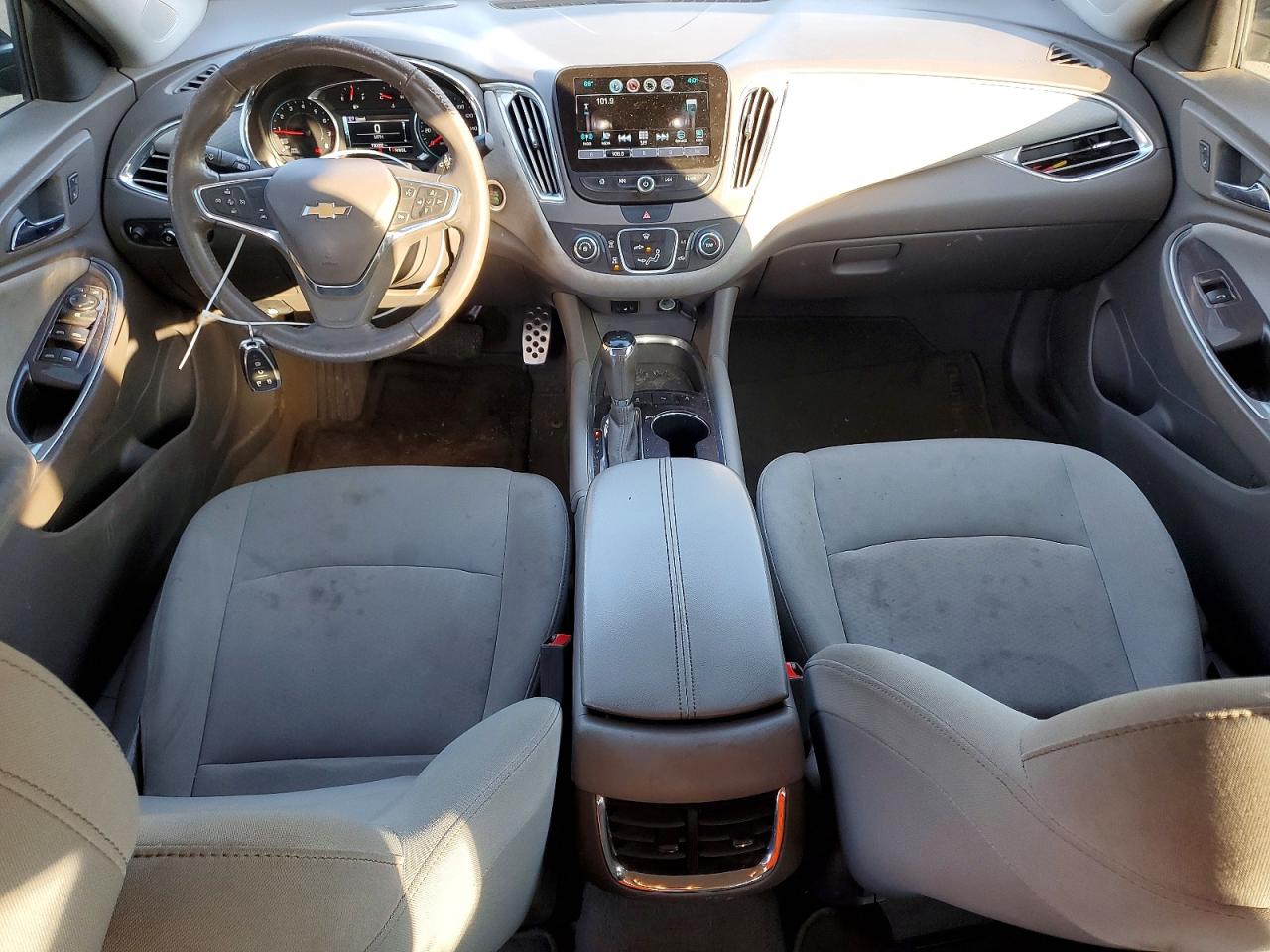 2017 CHEVROLET MALIBU LT photo 8