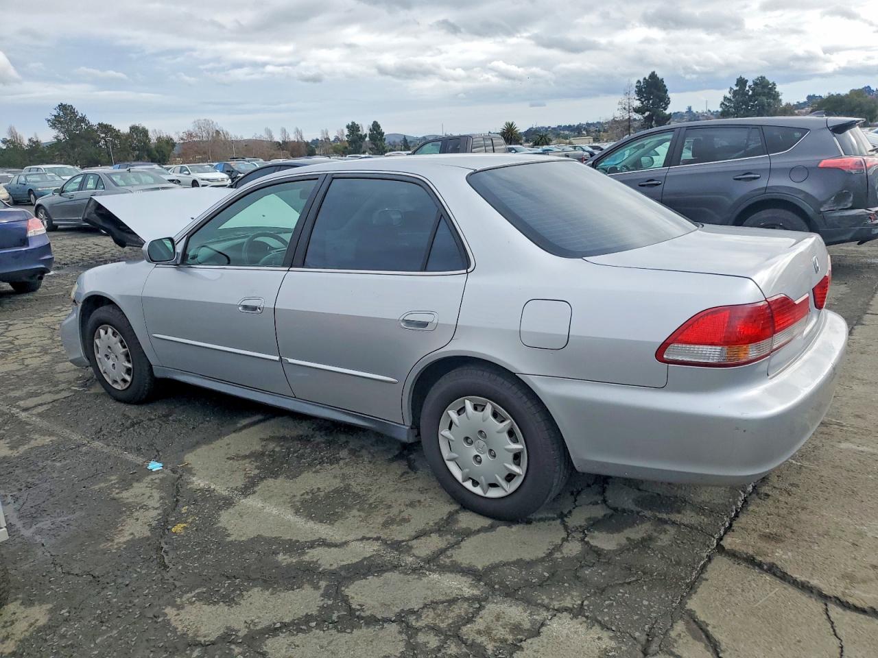 2002 HONDA ACCORD LX photo 2